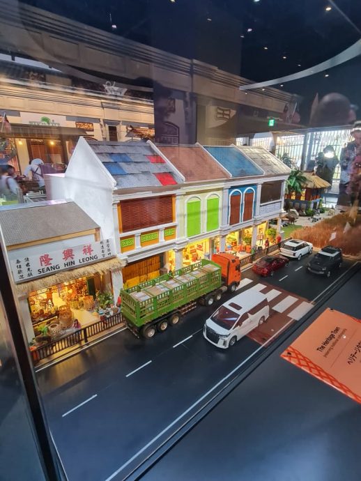 （18/8见报）大阪世博大马馆  多元文化编织蓬勃经济