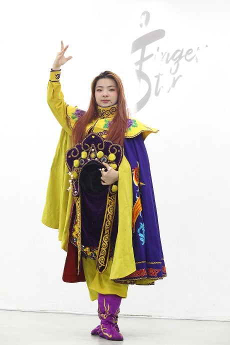 (20/8见报)大都会-特职世界 | 变脸俏伶·黄雯彤/10图