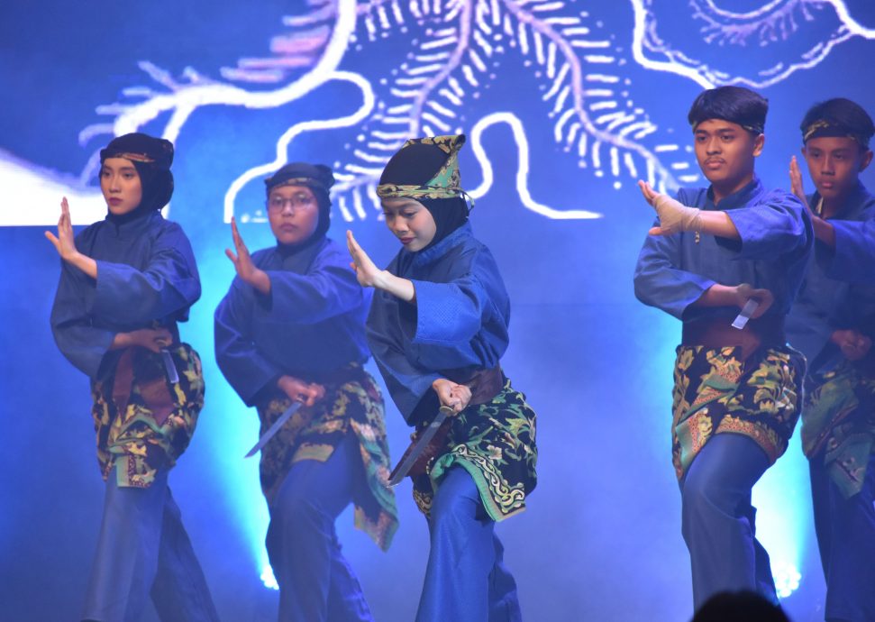 (20/8见报)学海学记专题,七区共用