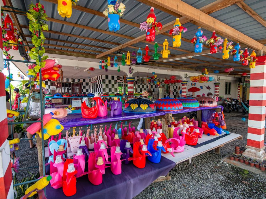 (21/8见报)《星洲人VIP》:丹绒加弄海尚人趣蟹馆串联周边生态游