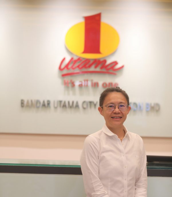 （24/8见报）封底/全视角/雪隆购物商场/15图