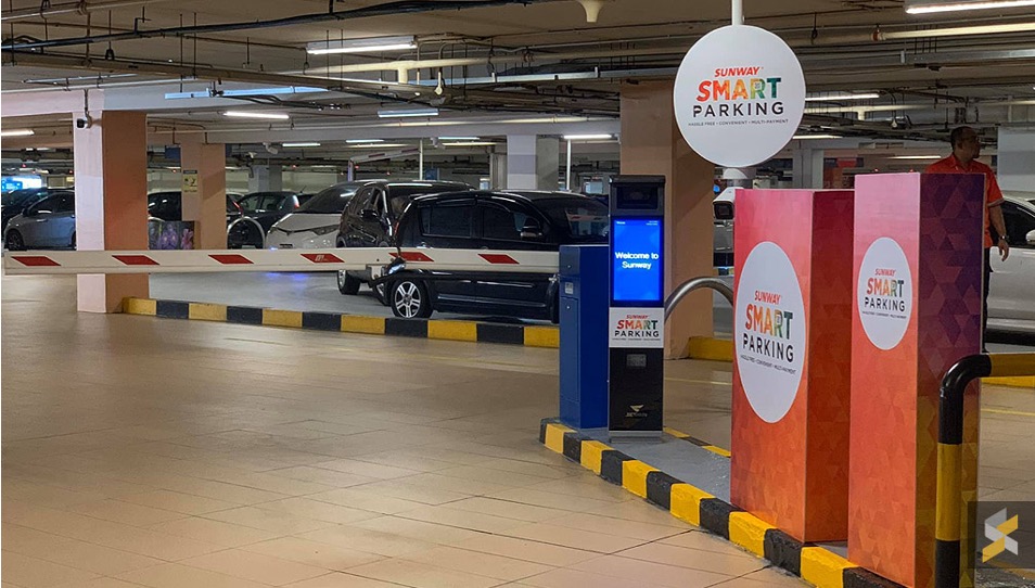 （24/8见报）封底/全视角/雪隆购物商场/15图