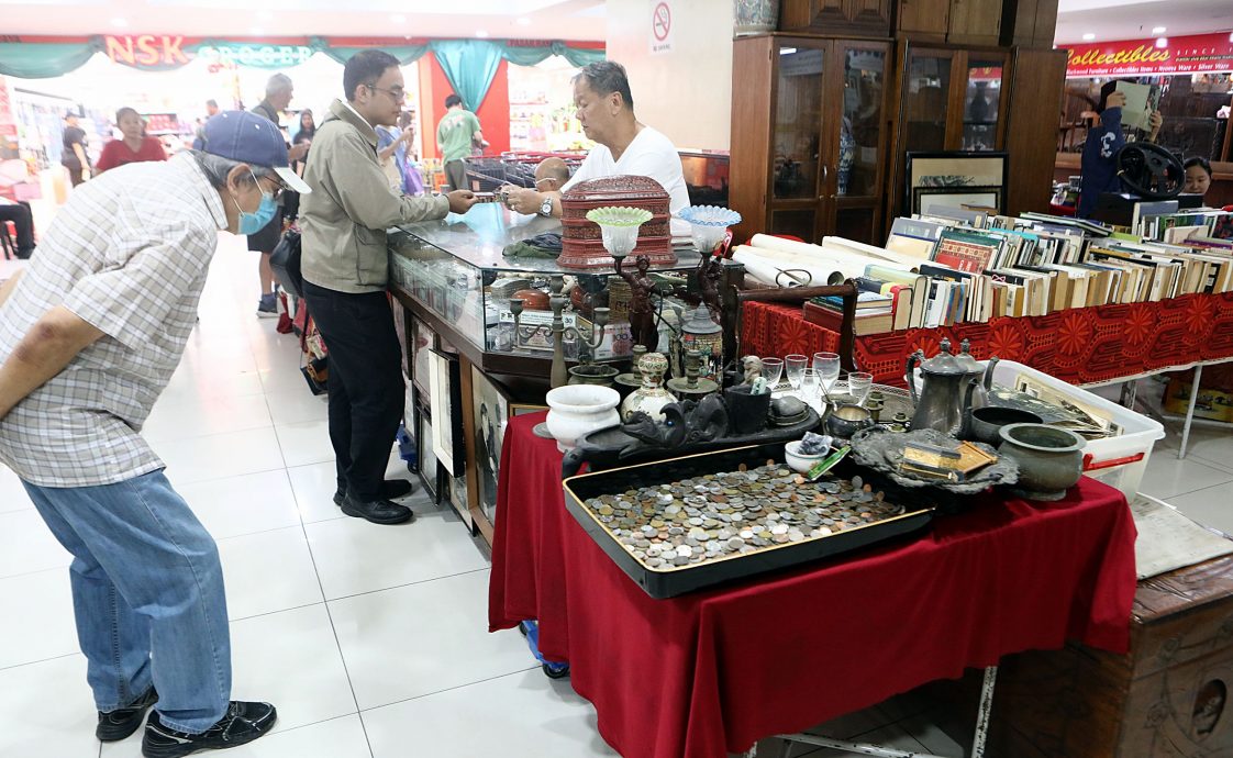 (24/8见报)封面/全视角/雪隆购物商场/18图