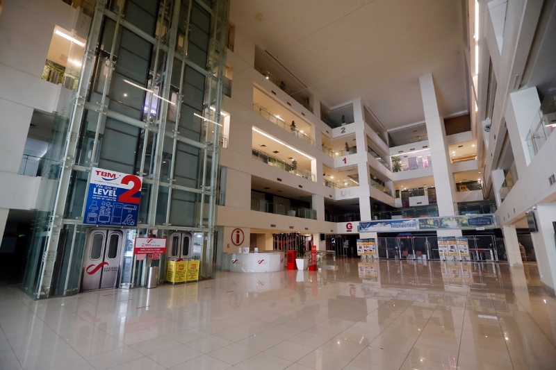 (24/8见报)封面/全视角/雪隆购物商场/18图