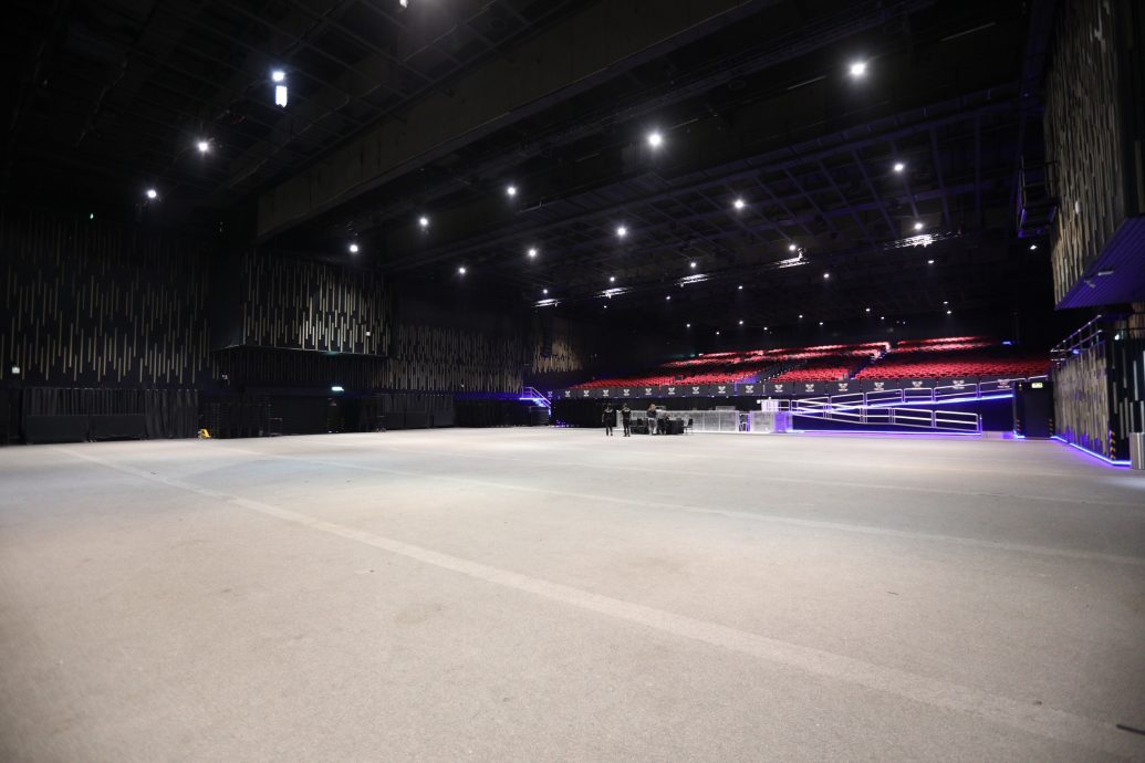 (24/8见报)封面/全视角/雪隆购物商场/18图