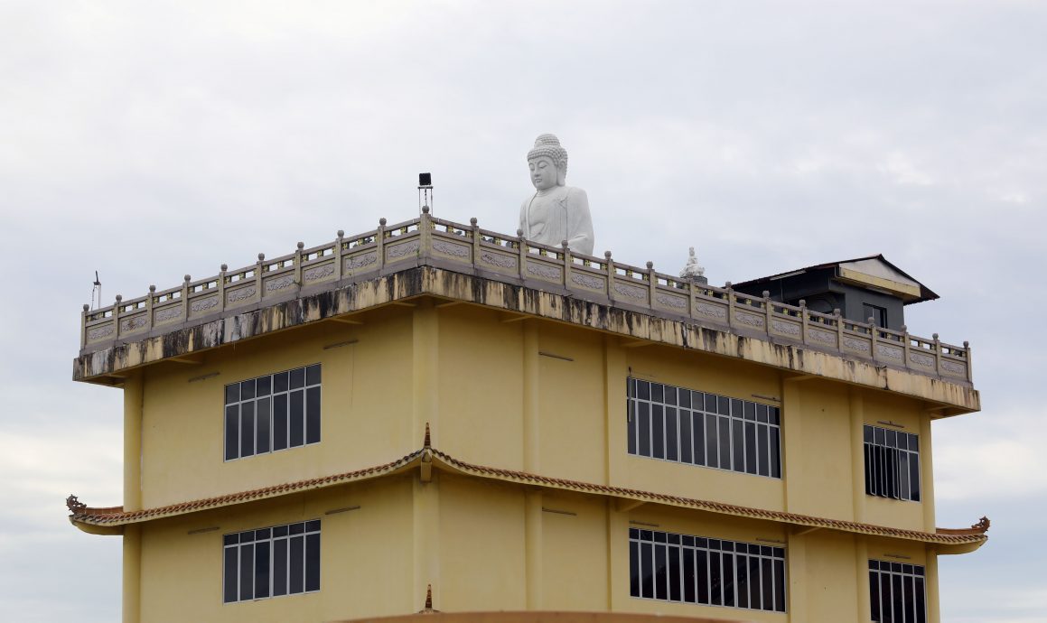 （26/8见报）大都会-《异宗求同》/班达马兰佛祖慈善院／20图