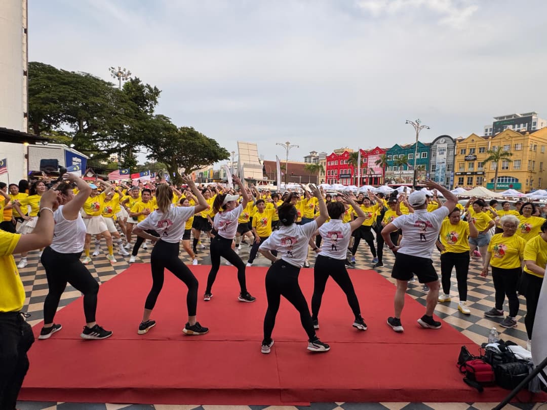 （28/8见报）VIP星洲人 | 朱自丽推广有氧运动不言弃 跟上节奏“跳”起来