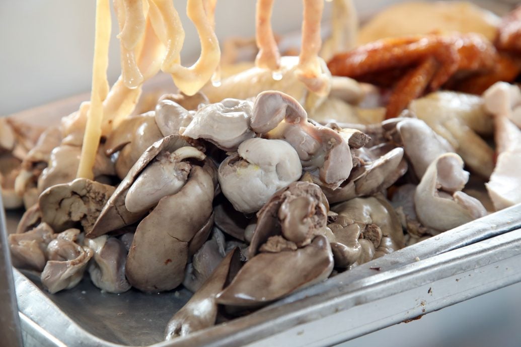 (2日见报)大都会/吃货来啰/这是“妈妈味道”的《广东城鸡饭》