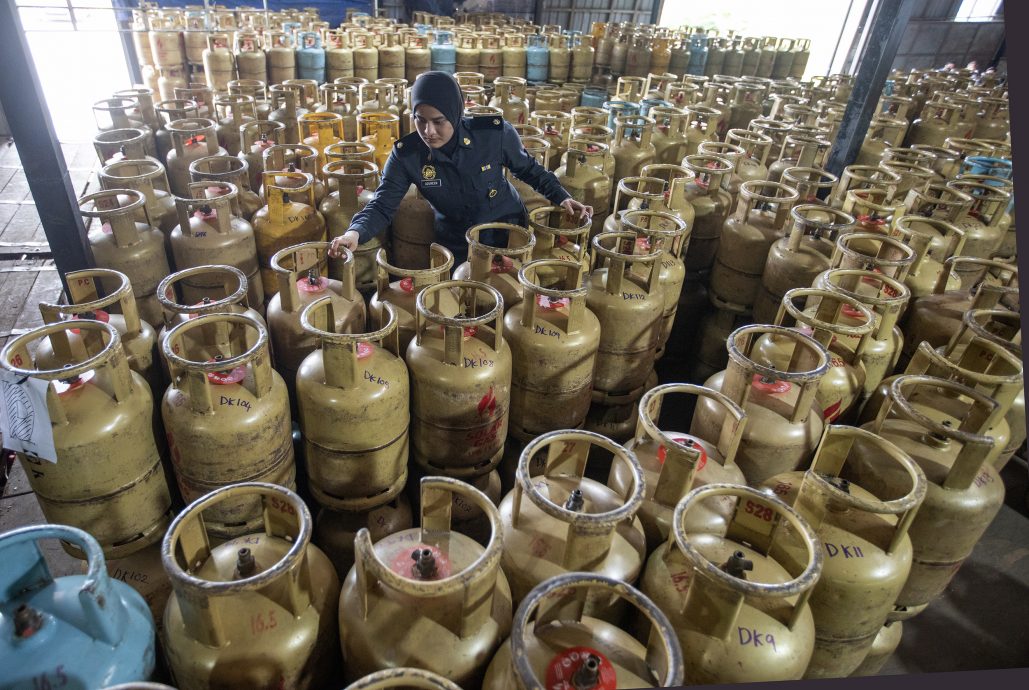 (7/8见报)星角摄/补贴液化石油气转卖黑市