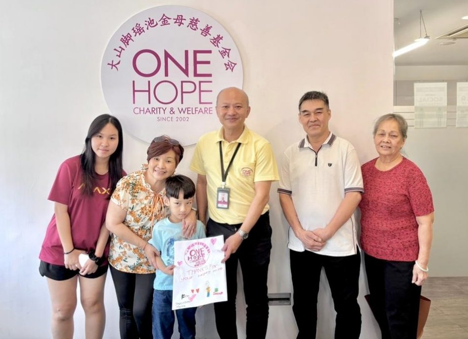 （全国版）全国首例智能人工耳蜗植入手术