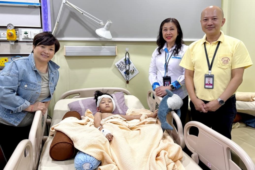 （全国版）全国首例智能人工耳蜗植入手术