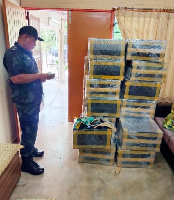 (全国版)快递电子烟到巴东勿刹被拦截,司机卖家无合法文件贩运贩卖电子烟落网