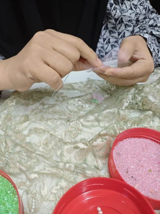 (全国版)我国知名国际服装设计师吕例霓(Melinda Looi)精心设计范冰冰受封服装