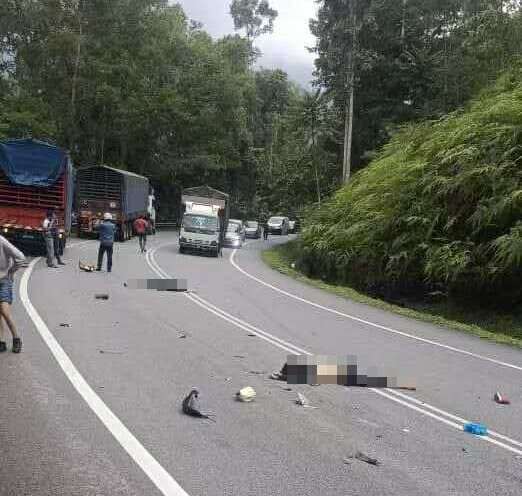 （全国版）金马仑下山途中失控 华裔情侣殒命