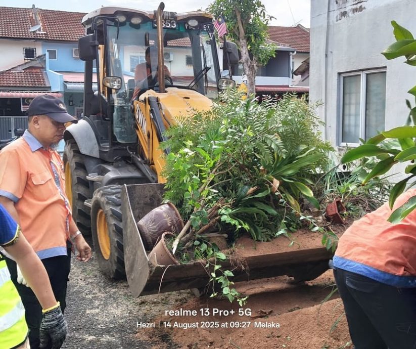 (古城第三版主文)雨季来临黑斑蚊风险高·市议会展开后巷清理行动