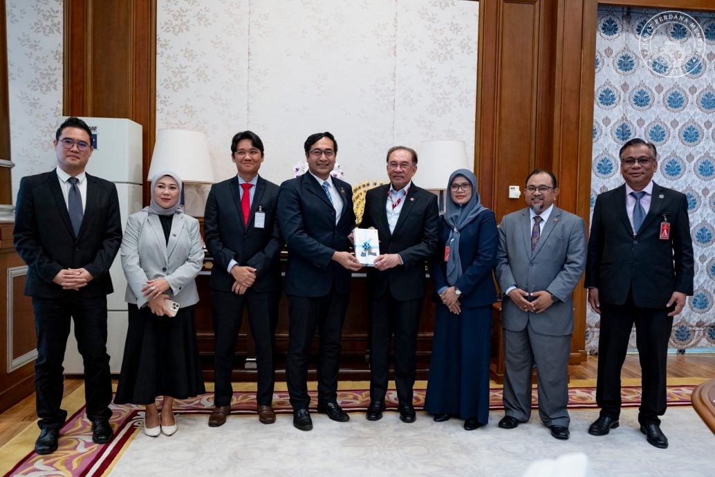 （吉隆坡13日讯） 首相拿督斯里安华指出，加强土著企业家发展计划执行单位之间的协调十分重要，以确保各