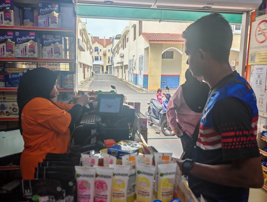 (大北马)主文/MyKasih系统当机,亚罗士打区内多个超市和迷你超市今天无法使用爱心援助金付款。