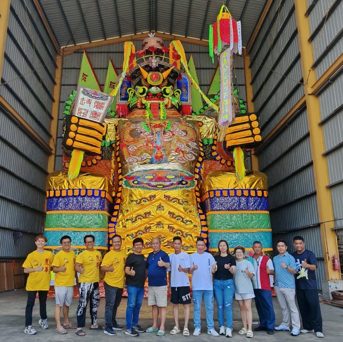 （大北马）吉打默贡斗母宫再创纪录，打造全马最大的50尺高“荧光黑金大士爷”金身。