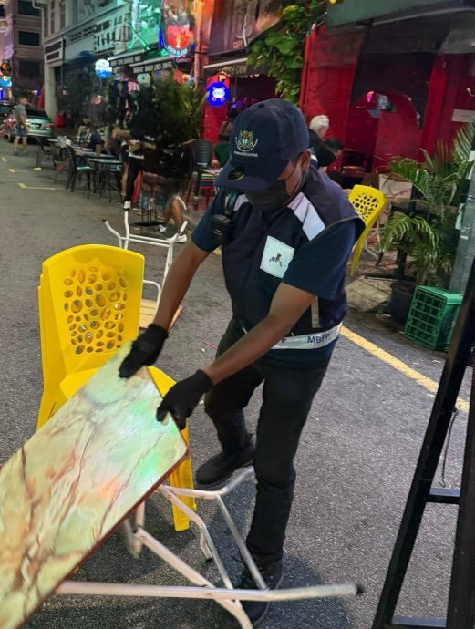 （大北马）商用设备占用公共空间 市厅不客气充公