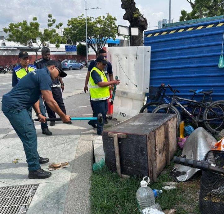 （大北马）外籍小贩工地外摆摊 市厅充公所有货物