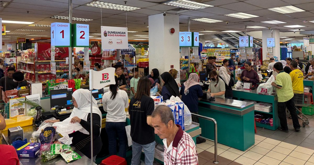 （大北马）大年瘫痪情况/100援金发放首日 大年商场人流激增 