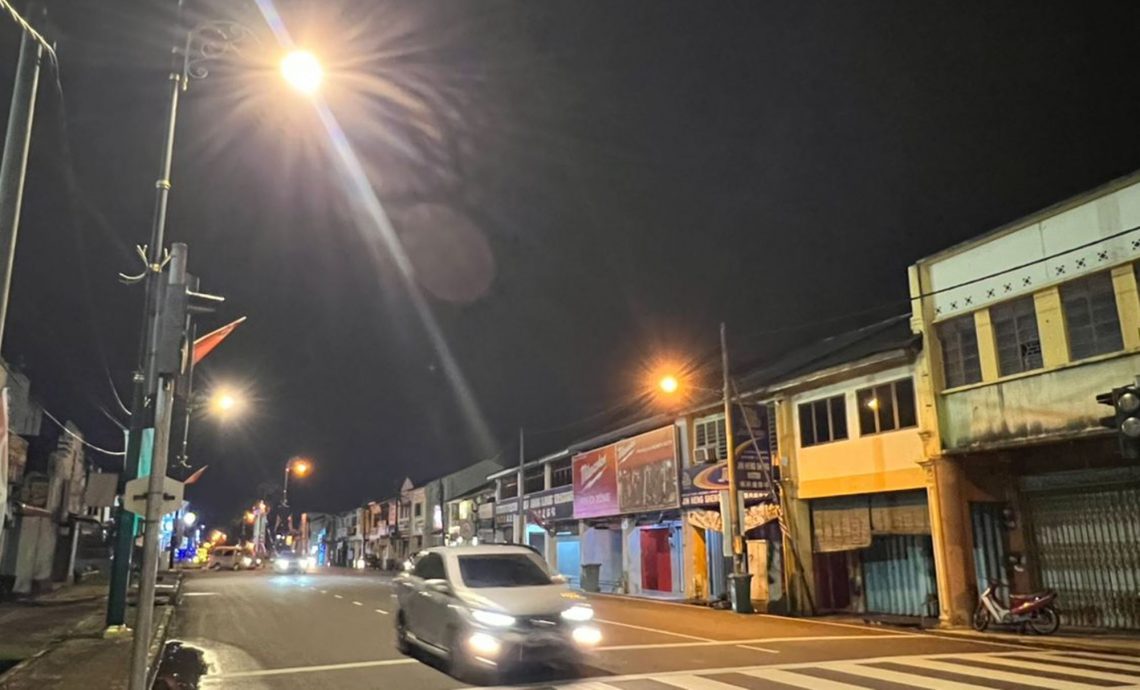 （大北马）居林多个地区路灯失灵，黄佳祯：有关当局逐步换上LED路灯，部份已重新亮起来