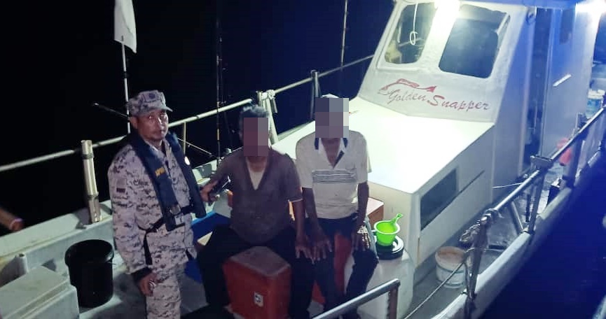 （大北马）引擎故障2钓友受困海上，执法员搜寻5小时终找到人