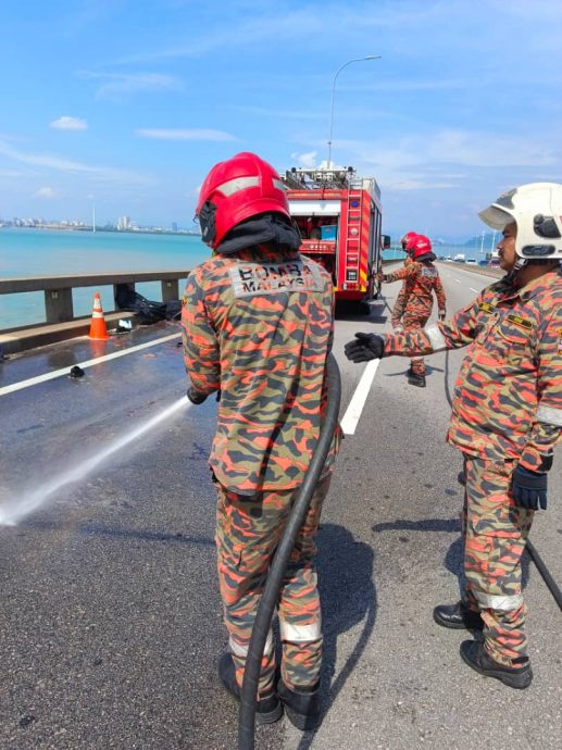 槟大桥死亡车祸，65岁骑士被辗死