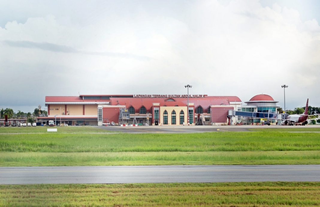 （大北马）移走出事的军机，米都机场关闭跑道至4pm