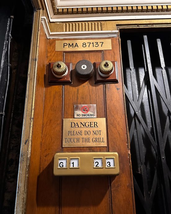 走过百年| 保留英殖民时期建筑风格   140年优雅东家酒店