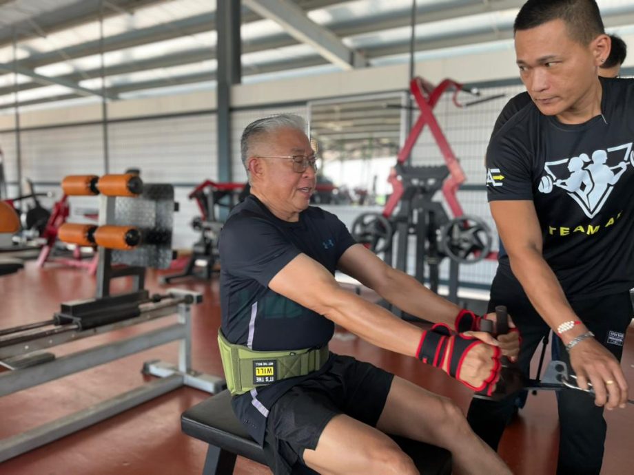 （大北马）锺如安练6腹肌为吉华二校筹20万，913站上健身台较量