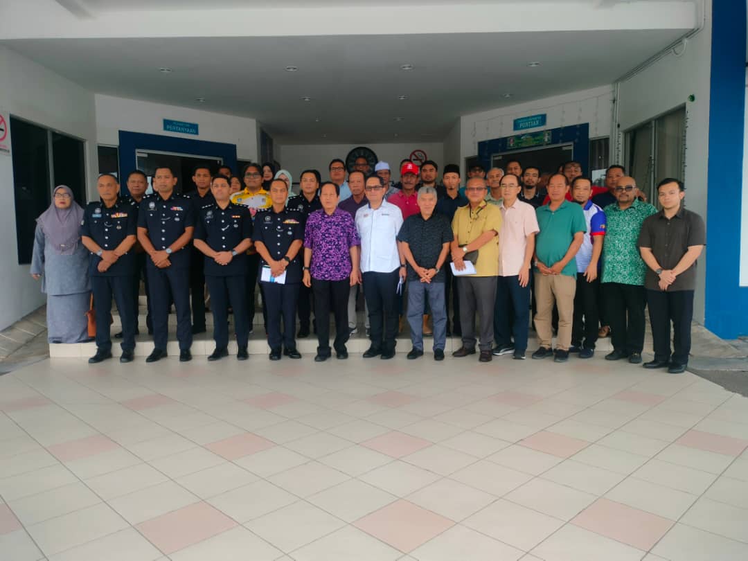 （已签发）全国：笨珍诊所倒挂国旗事件  马斯兰：需尽快采取法律行动