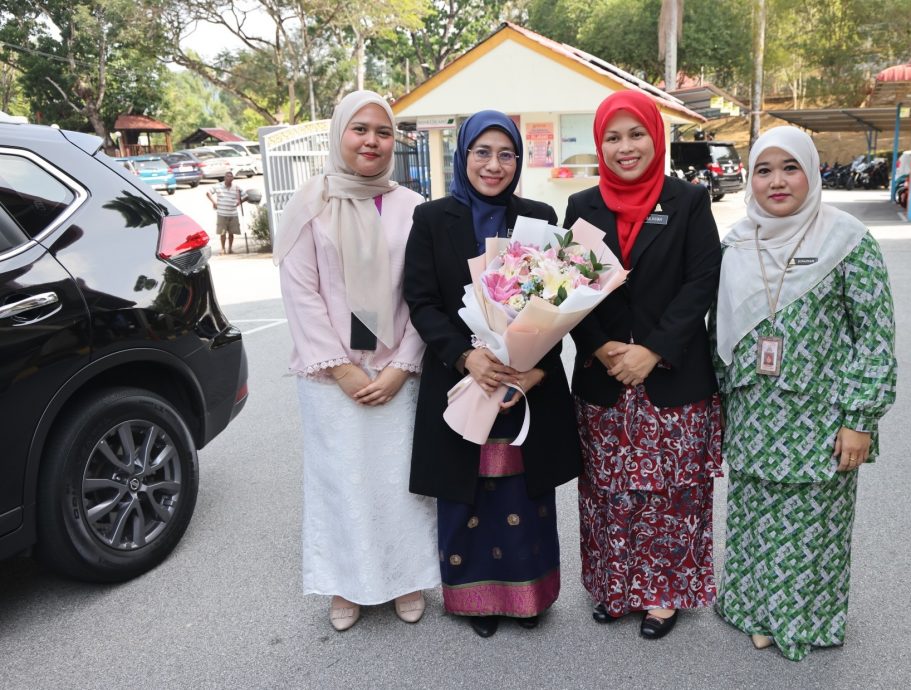 (已签发)大都会:/乌雪迎女秘书 进入双雌领导时代/4图