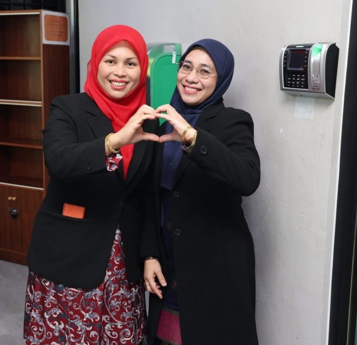 (已签发)大都会:/乌雪迎女秘书 进入双雌领导时代/4图