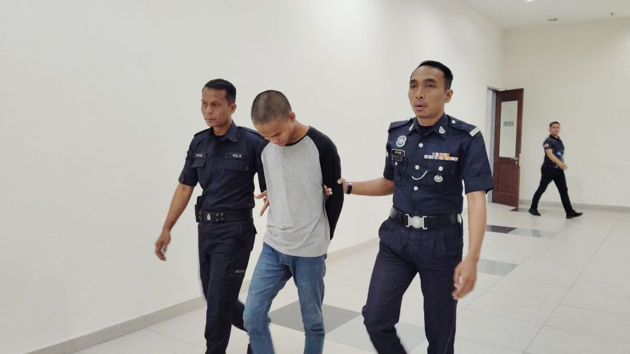 (已签发)柔:借出银行户头当钱骡   男子被罚款1万令吉