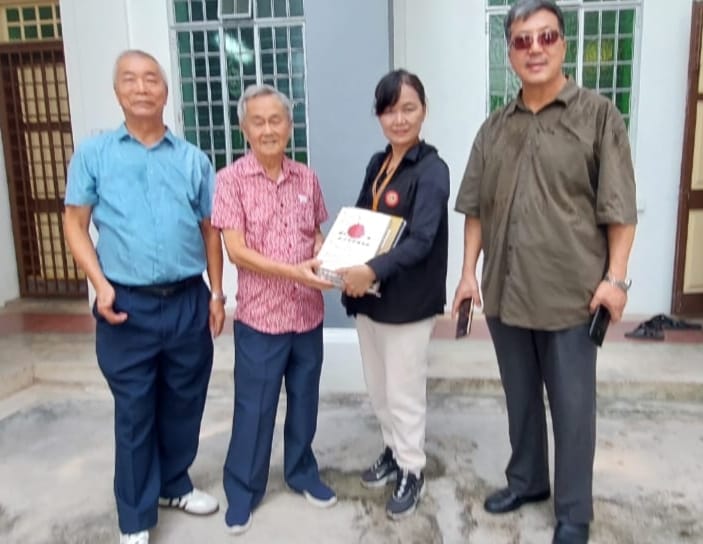 凤凰卫视访麻漳泉公会   了解二战历史事迹