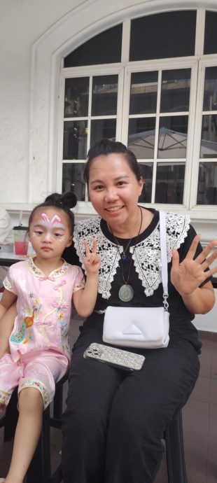 戏曲脸谱卡通图案任选   文化街面部彩绘工坊热闹登场