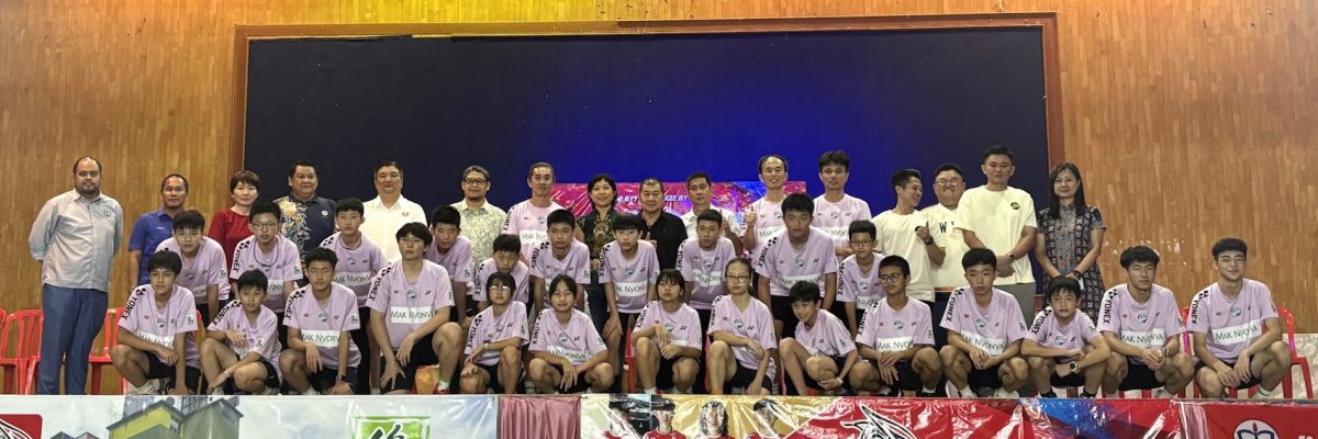 （已签发）柔：台湾嘉义市私立兴华高级中学24学生   昔加末进行“羽毛球移地训练”