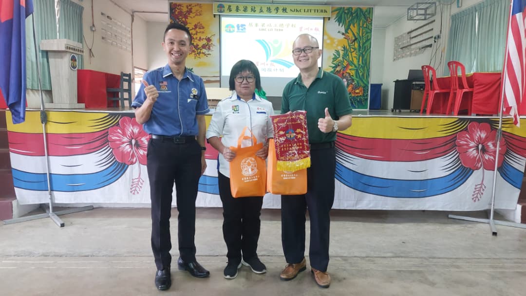 本报活动：学生阅报计划走入校园   博爱立德学生踊跃响应