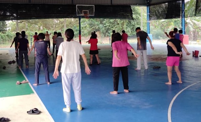 民生特工队:武吉港脚篮球场设施欠完善   居民盼增建厕所、遮雨棚及排水沟