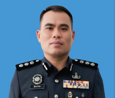 （已签发）柔：巡警发现2男形迹可疑   车中搜出1把手枪