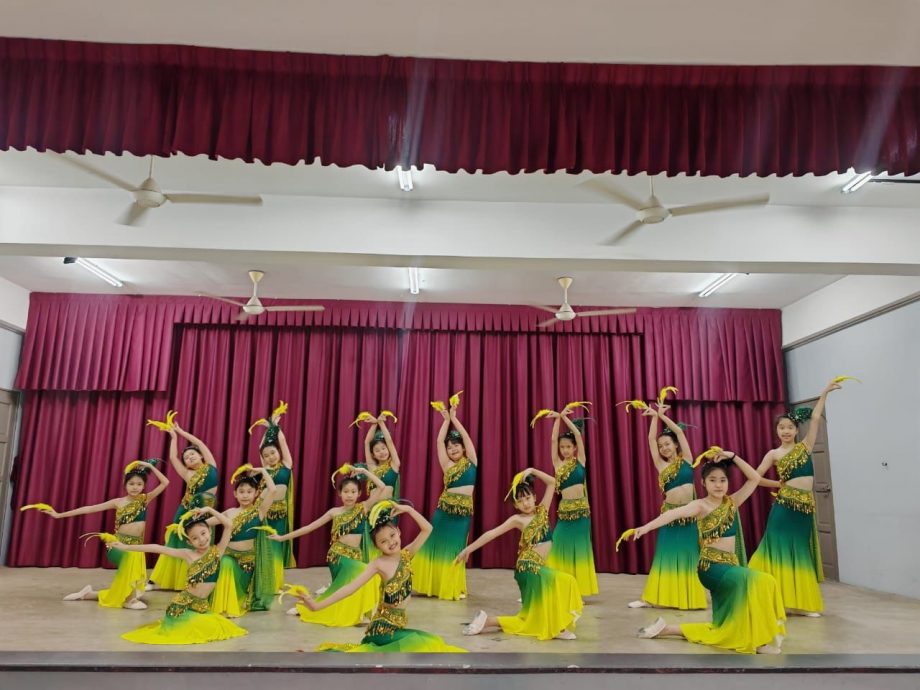 （已签发）柔：本报活动：星洲情义嘉年华华中义卖会 峇4华小将呈献舞蹈