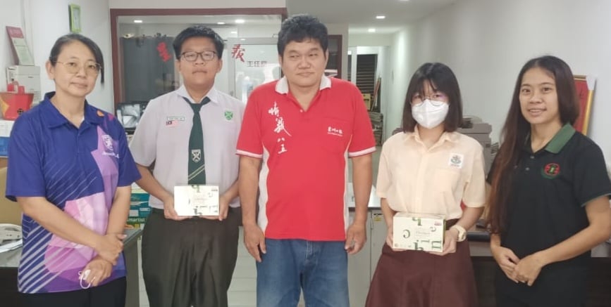 （已签发）柔：本报活动：星洲日报中学时事问答赛   麻坡2学生进入决赛