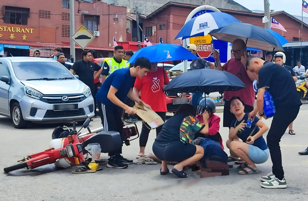 (已签发)柔:永平民声路致命车祸 82岁摩托骑士送院不治