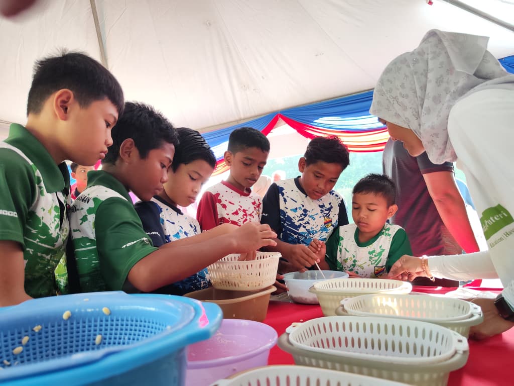 大臣建议依城市政厅   与集团合作建“亲抚动物园”