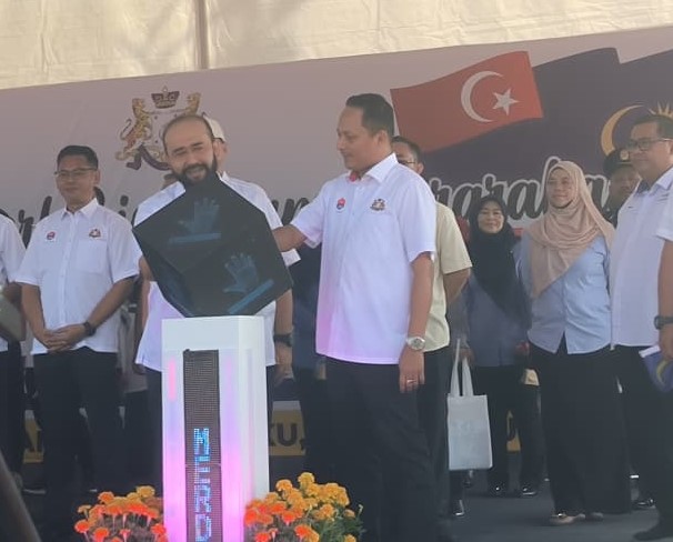 (已签发)柔:**版三头**阿兹南:秉公执法 倒挂国旗事件不可置之不理