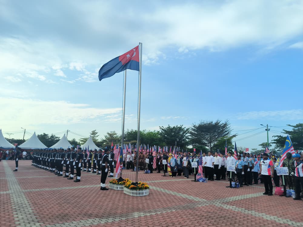 (已签发)柔:**版三头**阿兹南:秉公执法 倒挂国旗事件不可置之不理