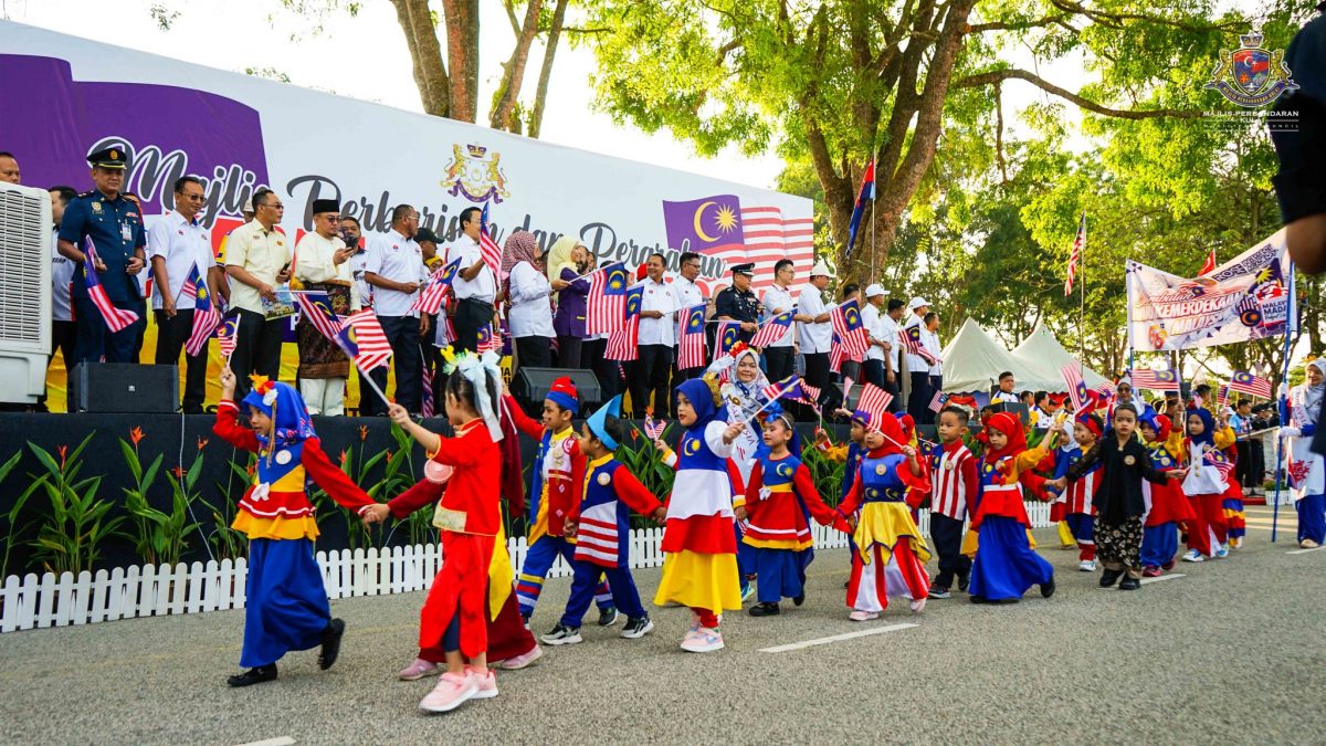 (已签发)柔:**版三头**阿兹南:秉公执法 倒挂国旗事件不可置之不理