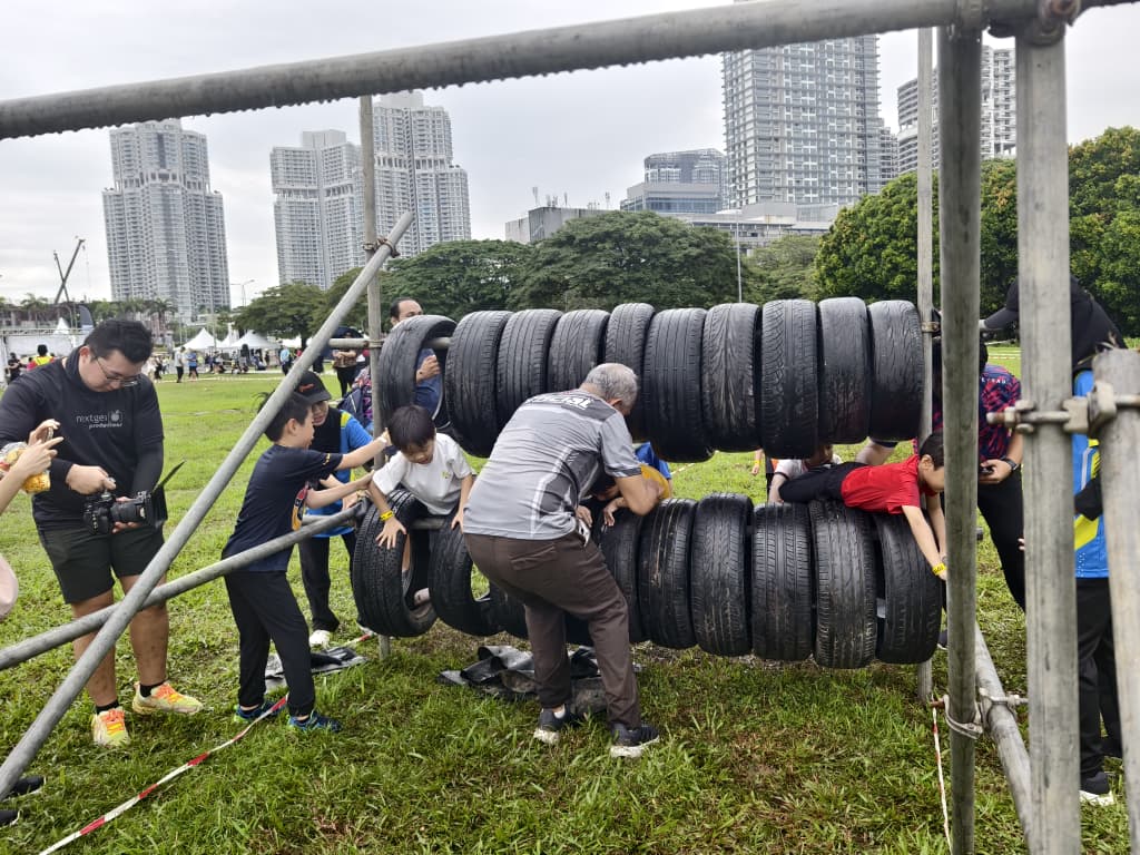 依城永久举办户外障碍赛 成2026柔旅游年亮点