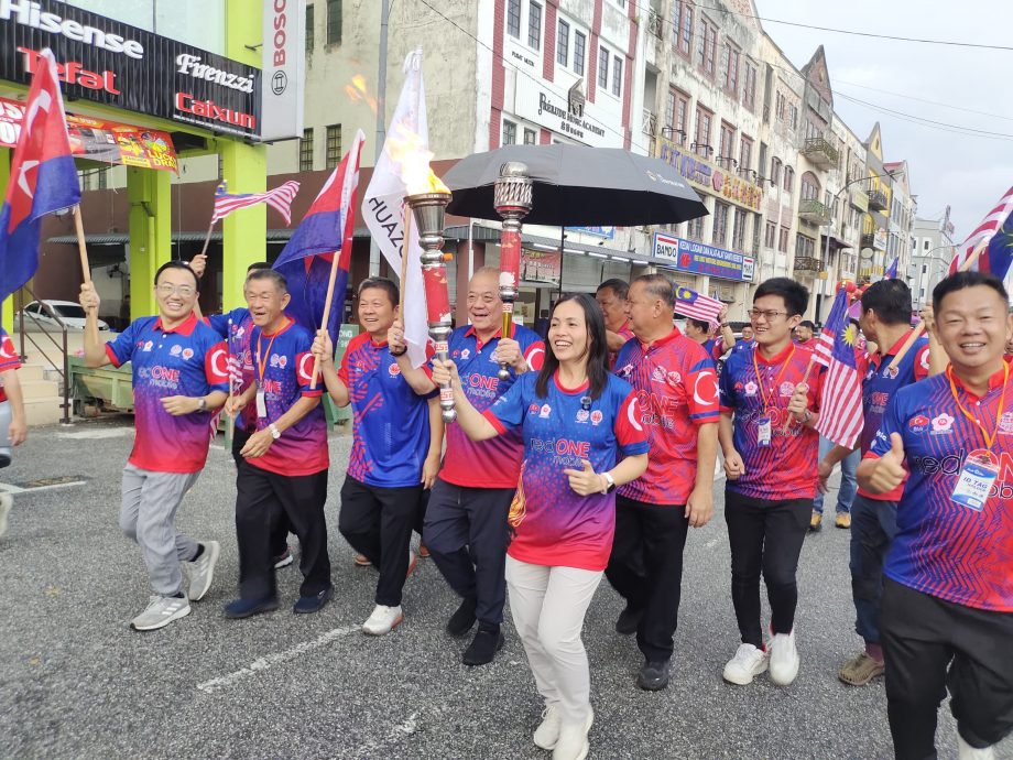 《南方薪火》火炬行士乃挥旗 风雨无阻传往笨珍